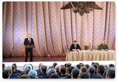 В ходе посещения Таманской бригады В.В.Путин провёл встречу с командирами соединений Вооружённых сил Российской Федерации