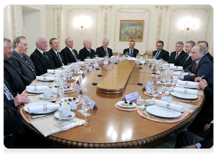 Prime Minister Vladimir Putin meets with Russian, Canadian hockey players from the 1972 Summit Series|24 february, 2012|13:05