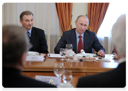 Prime Minister Vladimir Putin and Soviet goal-keeper Vladislav Tretyak|24 february, 2012|13:33