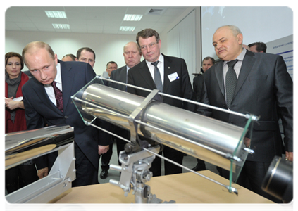 Председатель Правительства Российской Федерации В.В.Путин посетил Всероссийский научно-исследовательский институт экспериментальной физики (ВНИИЭФ), где ознакомился с новейшими разработками ядерного центра|24 февраля, 2012|19:54