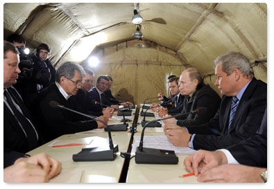 В.В.Путин провёл в Астрахани заседание Правительственной комиссии по выяснению причин и ликвидации последствий взрыва газа в жилом доме