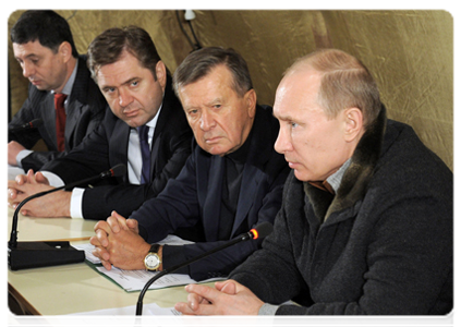 Председатель Правительства Российской Федерации В.В.Путин провёл в Астрахани заседание Правительственной комиссии по выяснению причин и ликвидации последствий взрыва газа в жилом доме|28 февраля, 2012|16:37