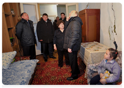 Prime Minister Vladimir Putin arrived in the town of Roza, where he inspected a flat in a dilapidated residential building|4 february, 2012|17:32