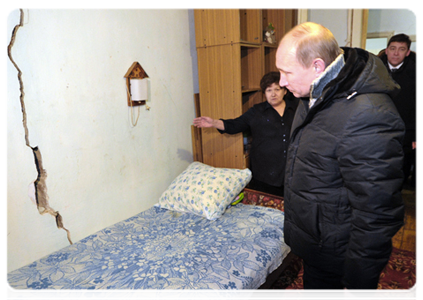 Prime Minister Vladimir Putin arrived in the town of Roza, where he inspected a flat in a dilapidated residential building|4 february, 2012|17:35