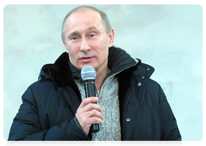 Prime Minister Vladimir Putin on his visit to the mining town of Roza talked with its residents|4 february, 2012|18:36