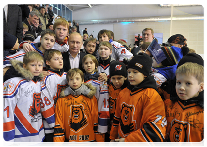 Prime Minister Vladimir Putin attended a match between Russian Amateur Ice Hockey League teams|4 february, 2012|21:41