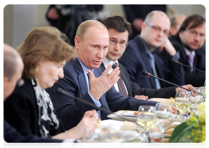 Prime Minister Vladimir Putin meets with political scientists|6 february, 2012|17:37