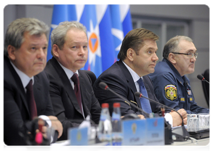 Minister of Regional Development Viktor Basargin, Minister of Energy Sergei Shmatko and First Deputy Minister for Civil Defence, Emergencies and Disaster Relief Ruslan Tsalikov|9 february, 2012|21:17