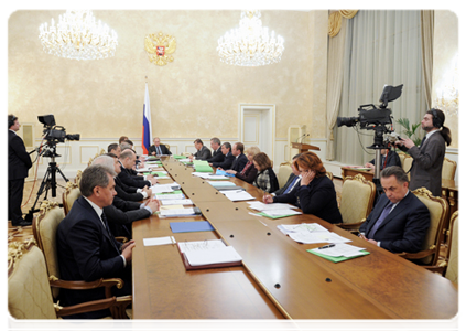 Prime Minister Vladimir Putin at a Government Presidium meeting|1 march, 2012|17:27