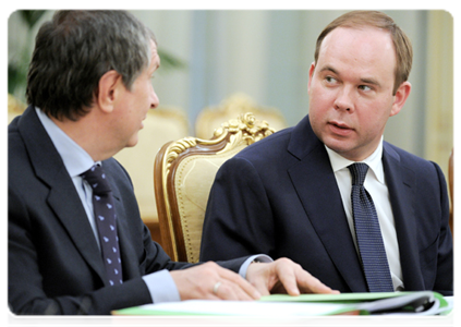 Deputy Prime Minister Igor Sechin and Minister of the Russian Federation and Chief of the Government Staff Anton Vaino at a Government Presidium meeting|1 march, 2012|17:30