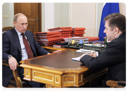 Председатель Правительства Российской Федерации В.В.Путин провёл рабочую встречу с министром энергетики Российской Федерации С.И.Шматко|14 марта, 2012|12:18