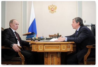 Vladimir Putin meets with Deputy Prime Minister Igor Sechin