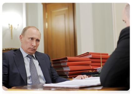 Prime Minister Vladimir Putin meets with Federal Taxation Service head Mikhail Mishustin|17 march, 2012|10:58