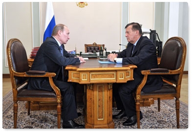 Prime Minister Vladimir Putin holds working meeting with First Deputy Prime Minister Viktor Zubkov