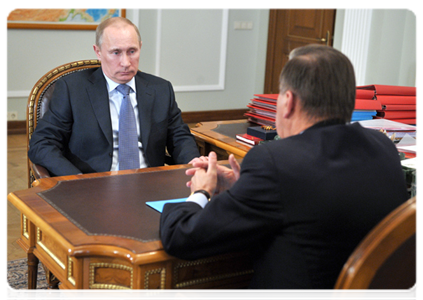Prime Minister Vladimir Putin at a working meeting with First Deputy Prime Minister Viktor Zubkov|19 march, 2012|11:12