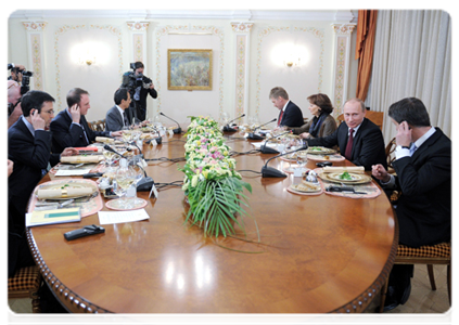 Накануне вечером Председатель Правительства Российской Федерации В.В.Путин встретился с главными редакторами ведущих иностранных изданий|2 марта, 2012|09:34