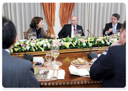 Накануне вечером Председатель Правительства Российской Федерации В.В.Путин встретился с главными редакторами ведущих иностранных изданий|2 марта, 2012|09:56
