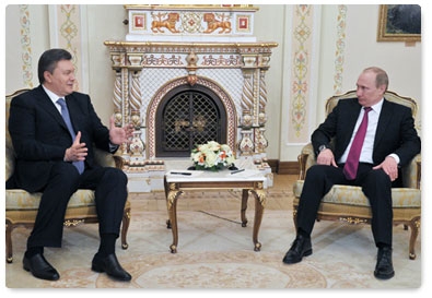 Vladimir Putin meets with Ukrainian President Viktor Yanukovych