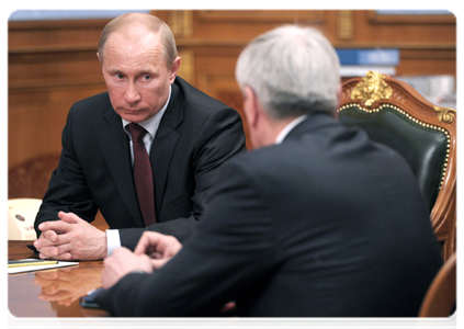 Prime Minister Vladimir Putin meets with Deputy Prime Minister Viktor Zubkov and Federal Financial Monitoring Service Head Yury Chikhanchin|27 march, 2012|11:58