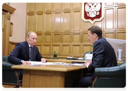 Prime Minister Vladimir Putin meets with Voronezh Region Governor Alexei Gordeyev|28 march, 2012|20:45