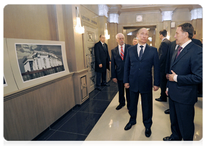 Prime Minister Vladimir Putin visiting the Koltsov Academic Drama Theatre in Voronezh, where a major renovation is nearing completion|28 march, 2012|21:29