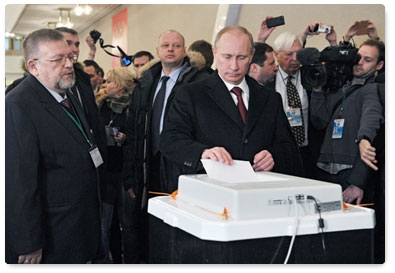 В.В.Путин вместе с супругой Л.А.Путиной проголосовал на выборах Президента Российской Федерации