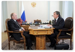 Prime Minister Vladimir Putin meets with Deputy Prime Minister Igor Sechin