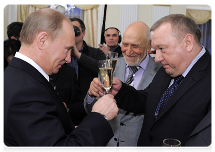 Vladimir Putin, TV show host Nikolai Drozdov and Lieutenant General and Hero of Russia, a politician and public activist Vladimir Shamanov|5 march, 2012|21:41