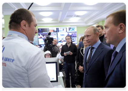 В.В.Путин посетил ситуационный центр корпуса наблюдателей за выборами Президента Российской Федерации 2012 года, где ему продемонстрировали, как осуществлялся контроль за избирательными участками в день голосования|6 марта, 2012|15:28