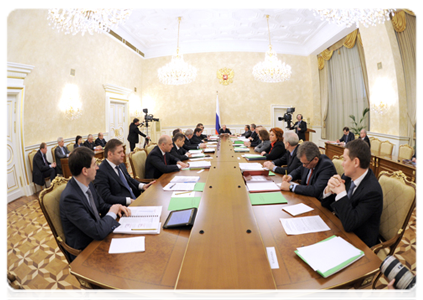 Председатель Правительства Российской Федерации В.В.Путин провёл заседание Президиума Правительства Российской Федерации|7 марта, 2012|16:27
