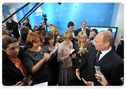 Prime Minister Vladimir Putin wishes female members of the government press pool and all Russian women a happy upcoming holiday, and answers questions|7 march, 2012|18:27