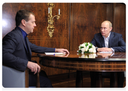 Dmitry Medvedev meets with Vladimir Putin in Sochi|8 march, 2012|14:17