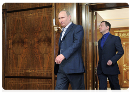 Dmitry Medvedev meets with Vladimir Putin in Sochi|8 march, 2012|14:36