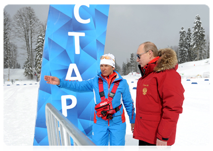 В.В.Путин побывал на проходящем в Сочи чемпионате России по лыжным гонкам и биатлону среди паралимпийцев|9 марта, 2012|14:45