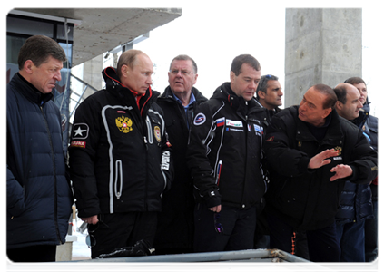 Д.А.Медведев, В.В.Путин и бывший премьер-министр Италии Сильвио Берлускони осмотрели в Сочи санно-бобслейную трассу и понаблюдали за тестовыми заездами|9 марта, 2012|17:44
