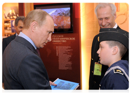 Prior to the meeting, Prime Minister Vladimir Putin spoke to cadets of the Ivanovo-Voznesensk Marine Cadet Corps who participated the trans-Arctic expedition The Path of Orion|10 april, 2012|17:04