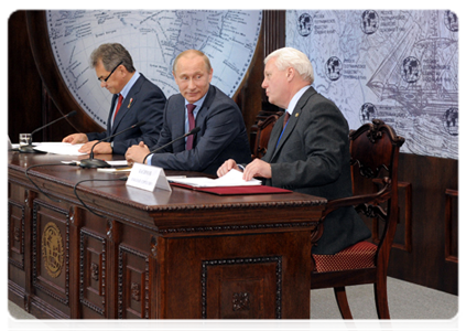 Председатель Правительства Российской Федерации В.В.Путин принял участие в заседании попечительского совета Русского географического общества|10 апреля, 2012|17:08