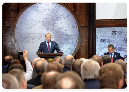 Председатель Правительства Российской Федерации В.В.Путин принял участие в заседании попечительского совета Русского географического общества|10 апреля, 2012|17:25