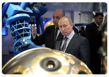 Prime Minister Vladimir Putin on a visit to the Moscow Planetarium on Cosmonautics Day|12 april, 2012|16:21