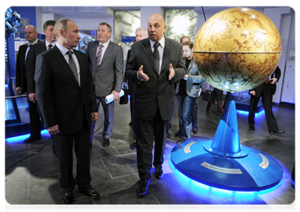 Prime Minister Vladimir Putin on a visit to the Moscow Planetarium on Cosmonautics Day|12 april, 2012|16:21