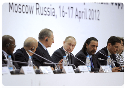 Председатель Правительства Российской Федерации В.В.Путин принял участие в заседании Генеральной ассамблеи АНОК|13 апреля, 2012|15:58
