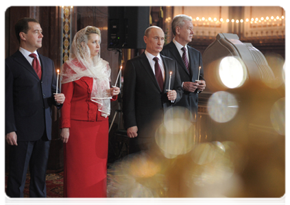 President Dmitry Medvedev with his wife Svetlana, Prime Minister Vladimir Putin and Moscow Mayor Sergei Sobyanin attending the festive Easter service at Christ the Saviour Cathedral|15 april, 2012|02:52