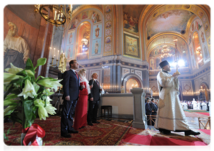 Prime Minister Vladimir Putin attending the festive Easter service at Christ the Saviour Cathedral|15 april, 2012|02:53