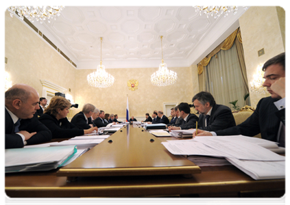 Председатель Правительства Российской Федерации В.В.Путин провёл совещание по бюджетным проектировкам на 2013–2015 годы|17 апреля, 2012|19:18