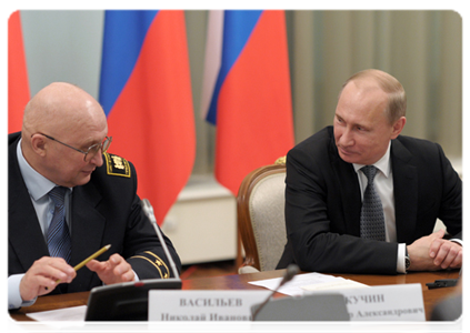 Prime Minister Vladimir Putin and Head of the Well Drilling Department at the St Petersburg State Mining University Nikolai Vasilyev|20 april, 2012|13:05