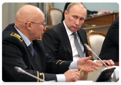 Prime Minister Vladimir Putin and Head of the Well Drilling Department at the St Petersburg State Mining University Nikolai Vasilyev|20 april, 2012|13:06
