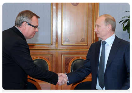 Prime Minister Vladimir Putin meeting with VTB Bank President Andrei Kostin|20 april, 2012|14:20