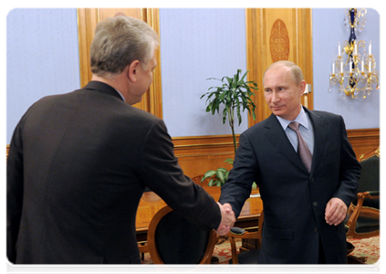 Prime Minister Vladimir Putin at a meeting with Chairman of the Board of the Eurasian Economic Commission Viktor Khristenko|20 april, 2012|17:03