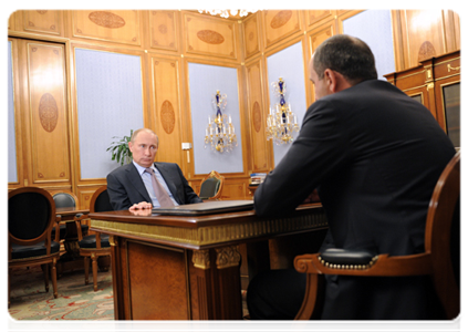 Prime Minister Vladimir Putin meets with head of the Republic of Karachai-Circassia Rashid Temrezov|23 april, 2012|13:00