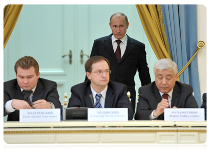 Председатель Правительства Российской Федерации В.В.Путин встретился с активом партии «Единая Россия»|24 апреля, 2012|16:38